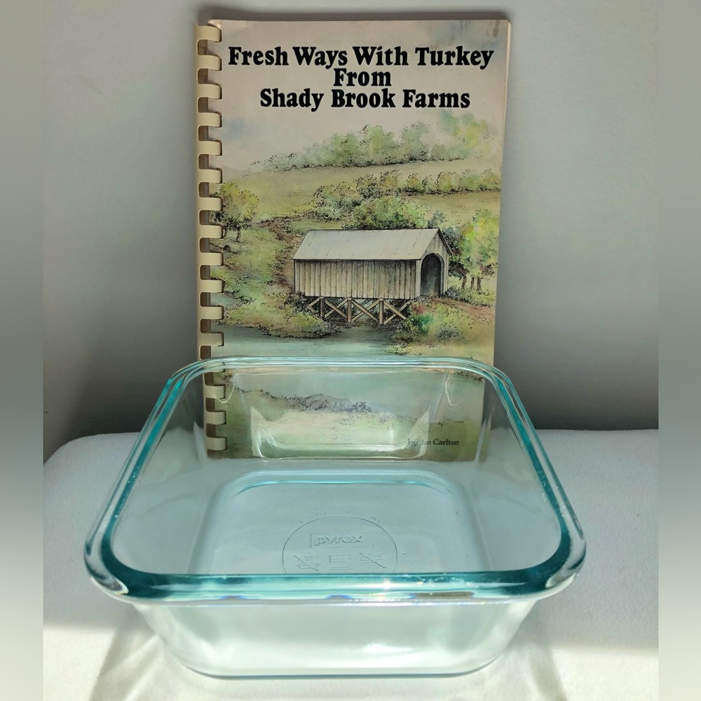 Vintage Pyrex Glass Blue 4 Cup Baking Dish & Shady Brook Farms Cookbook